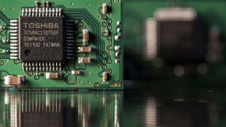 China aprueba la venta del negocio de chips de Toshiba a Bain Capital