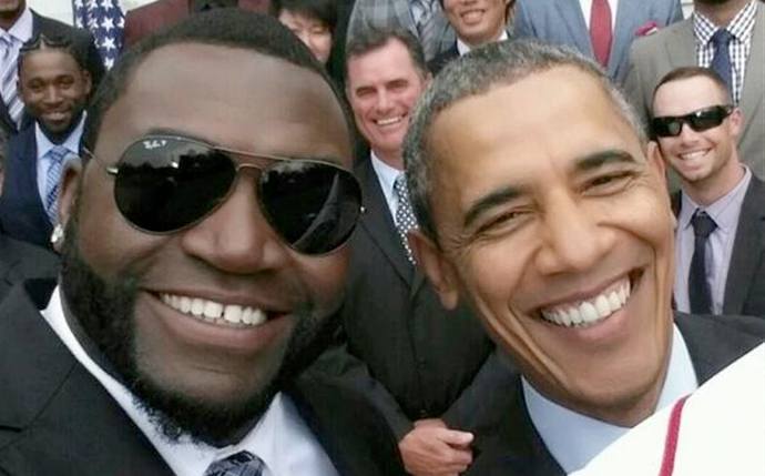 La imagen de Barack Obama choca con los selfies promocionados por las marcas