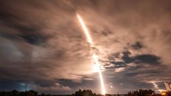 AST SpaceMobile enfrenta dudas sobre su ambicioso calendario de lanzamientos