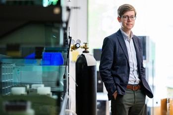 Desarrollan modelos de IA para descubrir nuevos fármacos en química