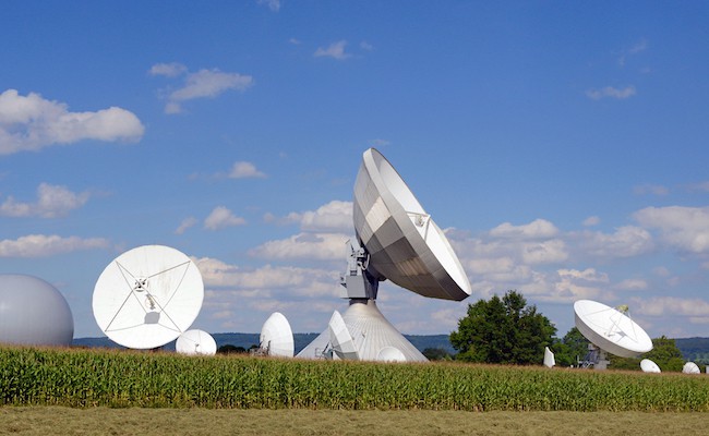 FCC introduce nuevas reglas para impulsar la participación en el sector espacial