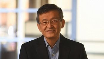 Aprobación de experto para nuevo CEO de Intel