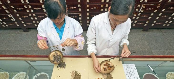 Integran inteligencia artificial y medicina tradicional para mejorar la salud global