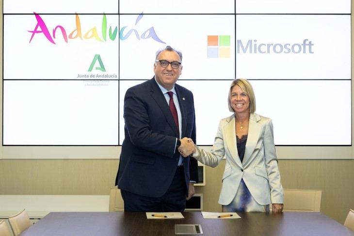 Andalucía capacitará a 450.000 trabajadores turísticos en Inteligencia Artificial con Microsoft y Founderz
